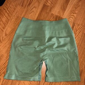 Alphalete Amplify Shorts - Green